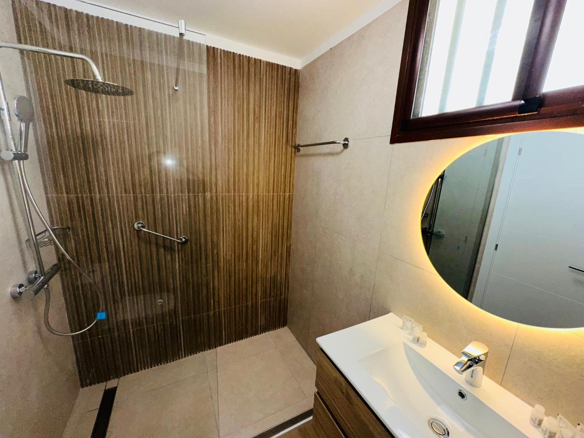 En Playa Las Vistas. Veramar. Free Parking, Pool! Лос-Крістіанос Екстер'єр фото