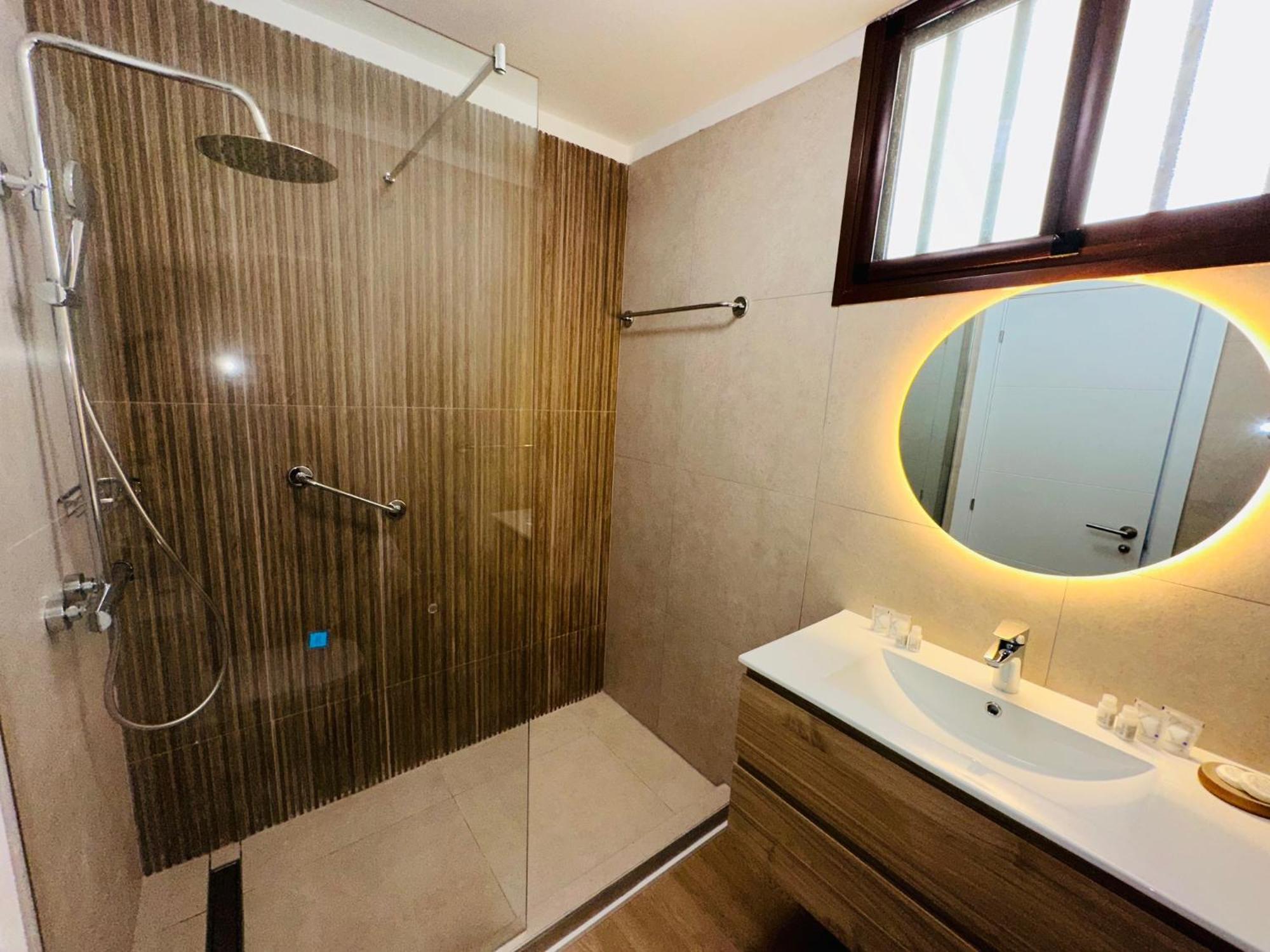 En Playa Las Vistas. Veramar. Free Parking, Pool! Лос-Крістіанос Екстер'єр фото
